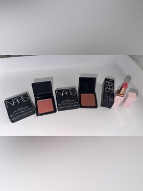 New, unused NARS blush & Glow blush and lip balm Orgasm edition MINi SET.